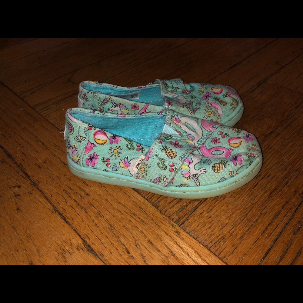 Tom’s boat shoes size 9C
